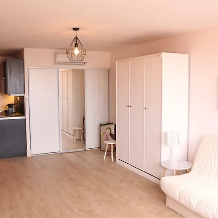 Proche 아파트 팔라바 레 플로